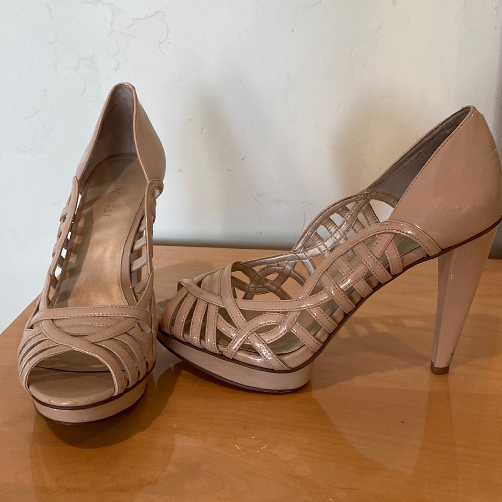 Nine West nude platforms